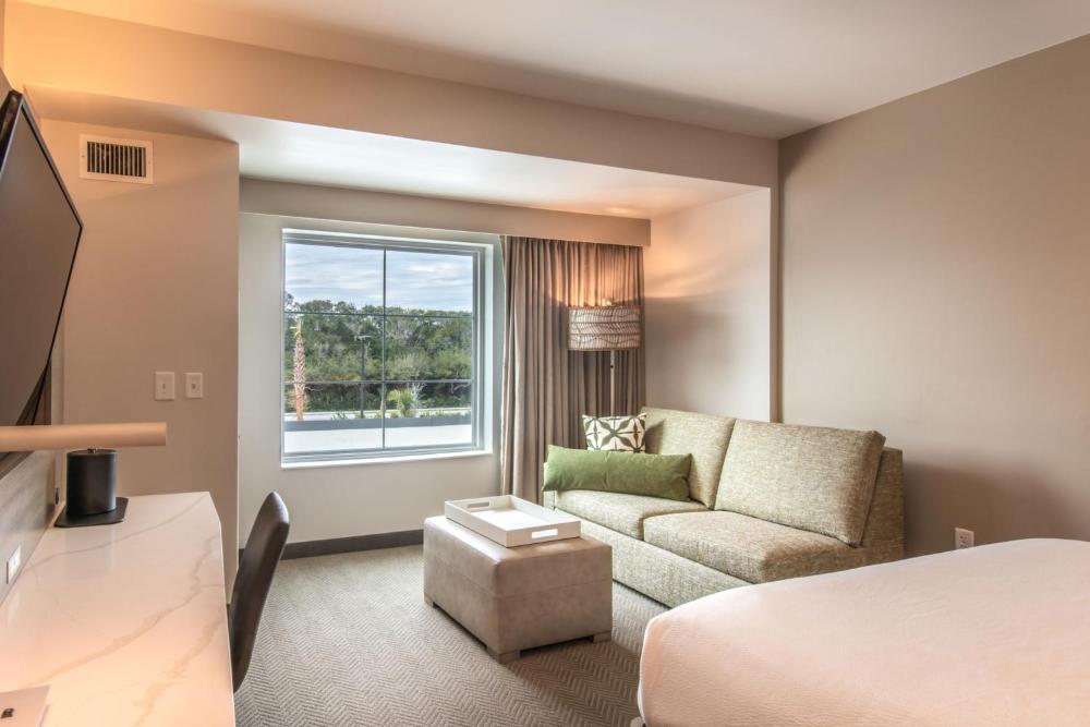 Island View, One King Bed interior